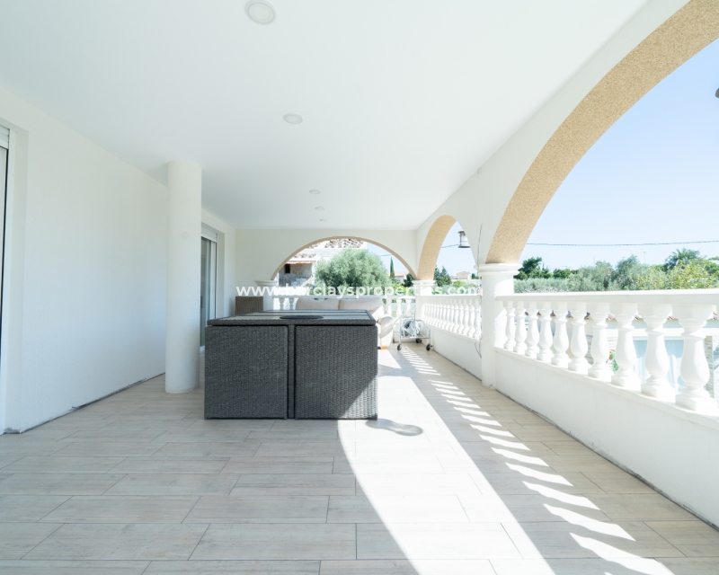 Wederverkoop - Vrijstaande Villa - Urb. El Oasis - La Marina