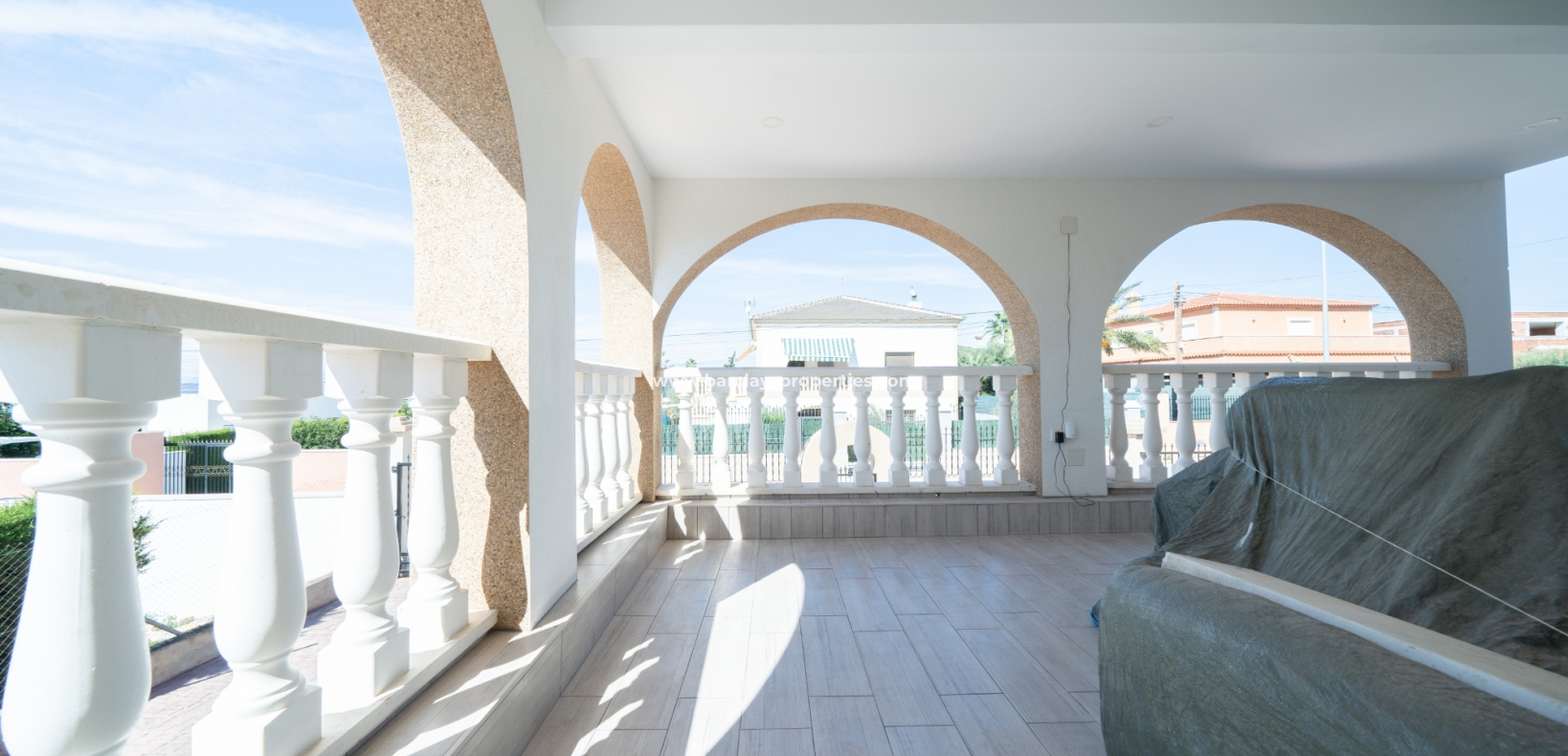 Wederverkoop - Vrijstaande Villa - Urb. El Oasis - La Marina