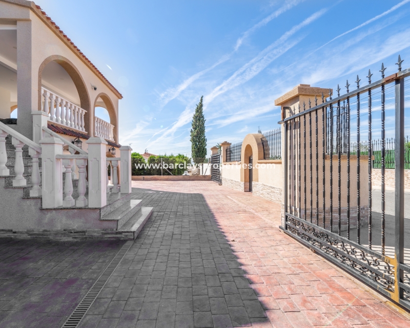 Wederverkoop - Vrijstaande Villa - Urb. El Oasis - La Marina