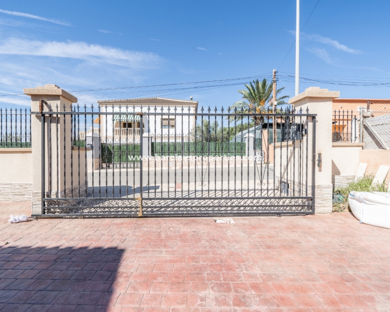 Wederverkoop - Vrijstaande Villa - Urb. El Oasis - La Marina