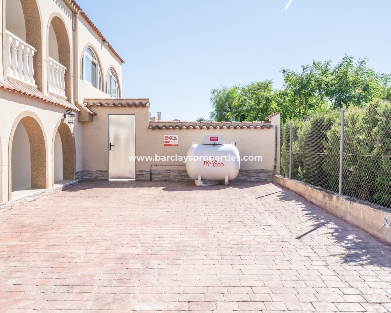 Wederverkoop - Vrijstaande Villa - Urb. El Oasis - La Marina