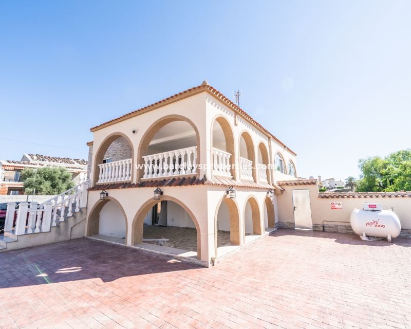 Wederverkoop - Vrijstaande Villa - Urb. El Oasis - La Marina