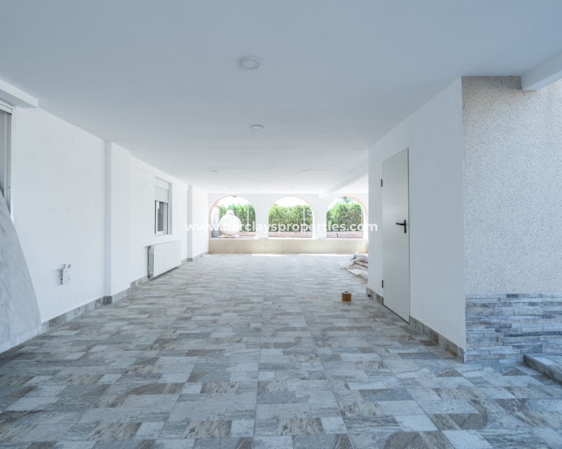 Wederverkoop - Vrijstaande Villa - Urb. El Oasis - La Marina