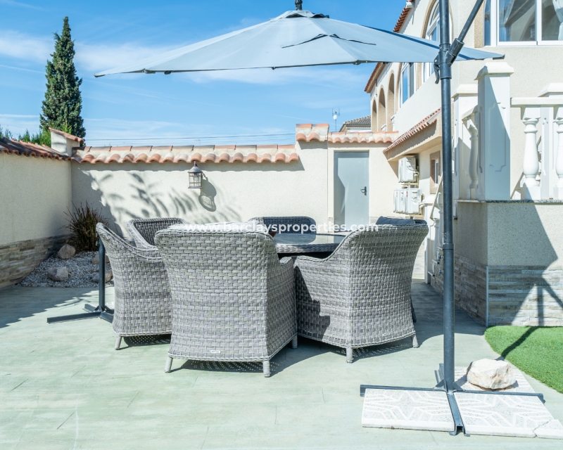 Wederverkoop - Vrijstaande Villa - Urb. El Oasis - La Marina