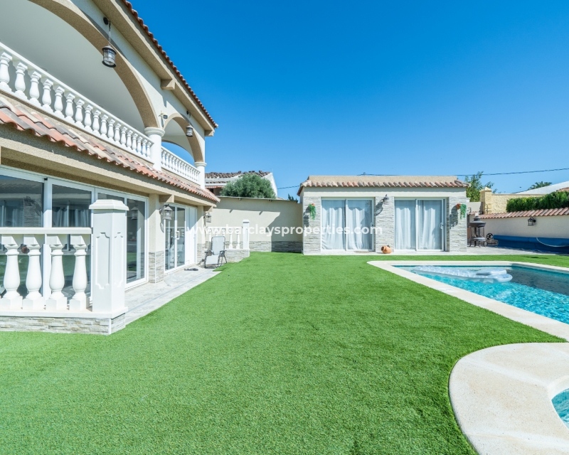 Wederverkoop - Vrijstaande Villa - Urb. El Oasis - La Marina