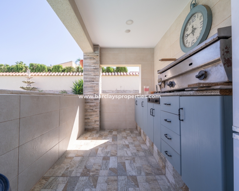 Wederverkoop - Vrijstaande Villa - Urb. El Oasis - La Marina