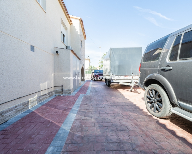 Wederverkoop - Vrijstaande Villa - Urb. El Oasis - La Marina