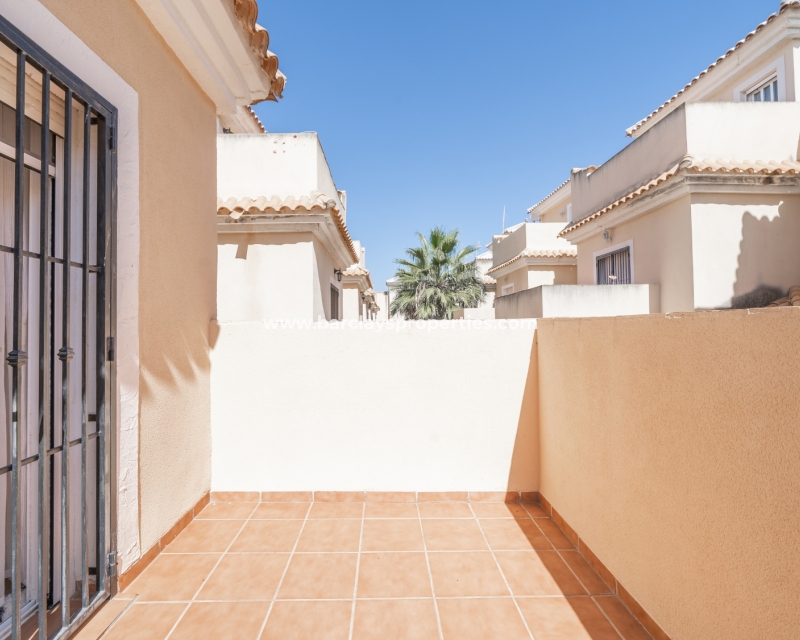 Wederverkoop - Vrijstaande Villa - Urb. El Oasis - La Marina