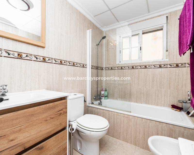 Wederverkoop - Vrijstaande Villa - Urb. El Oasis - La Marina