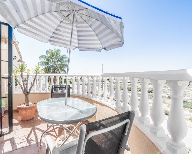 Wederverkoop - Vrijstaande Villa - Urb. El Oasis - La Marina