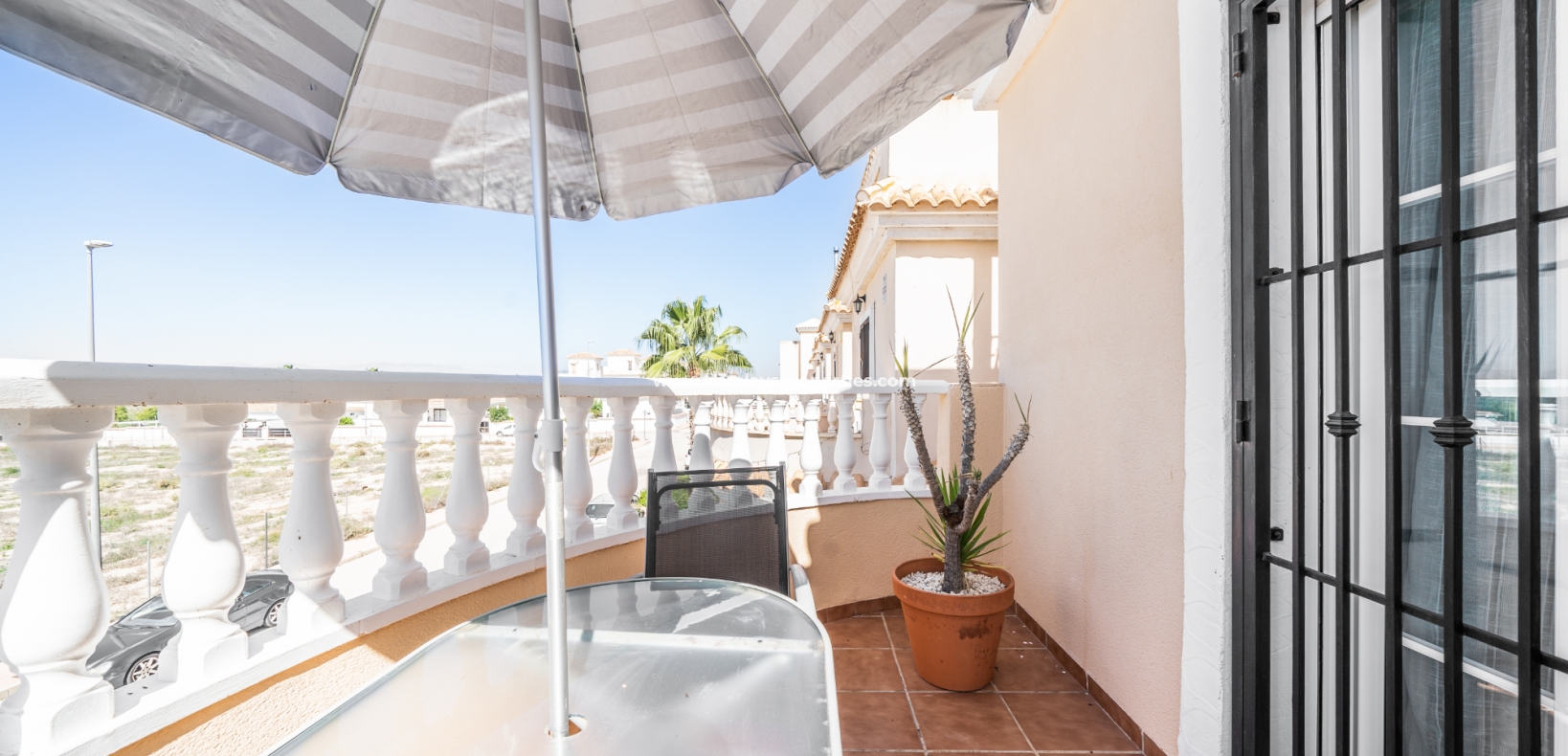 Wederverkoop - Vrijstaande Villa - Urb. El Oasis - La Marina