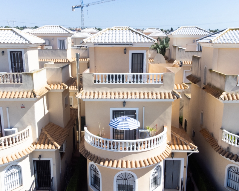 Wederverkoop - Vrijstaande Villa - Urb. El Oasis - La Marina