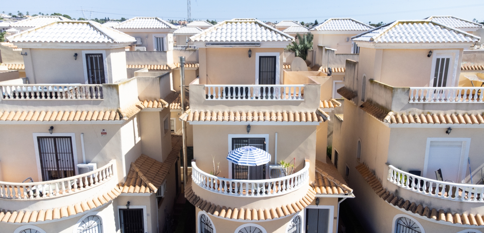 Wederverkoop - Vrijstaande Villa - Urb. El Oasis - La Marina