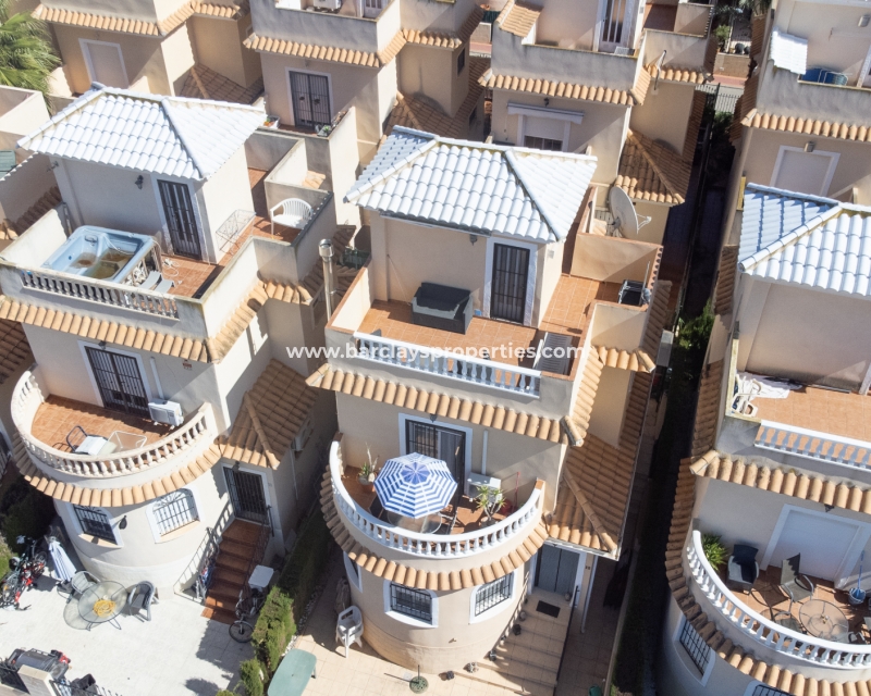 Wederverkoop - Vrijstaande Villa - Urb. El Oasis - La Marina