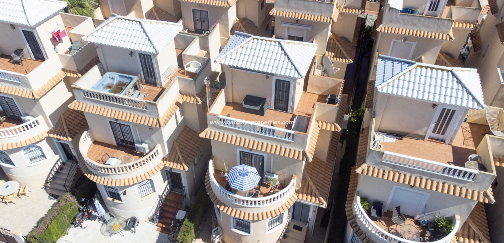 Wederverkoop - Vrijstaande Villa - Urb. El Oasis - La Marina