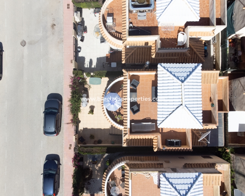 Wederverkoop - Vrijstaande Villa - Urb. El Oasis - La Marina