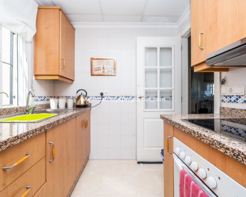 Wederverkoop - Vrijstaande Villa - Urb. El Oasis - La Marina