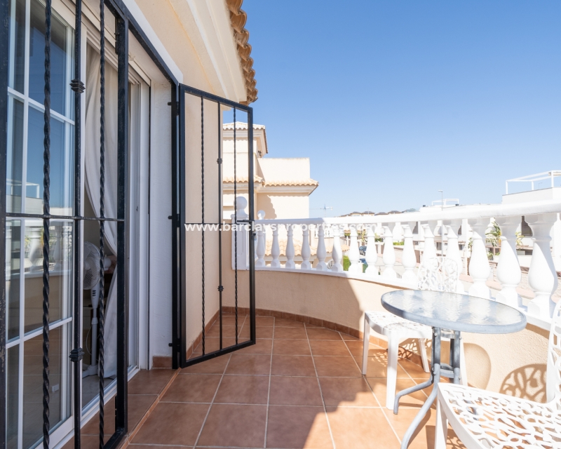 Wederverkoop - Vrijstaande Villa - Urb. El Oasis - La Marina