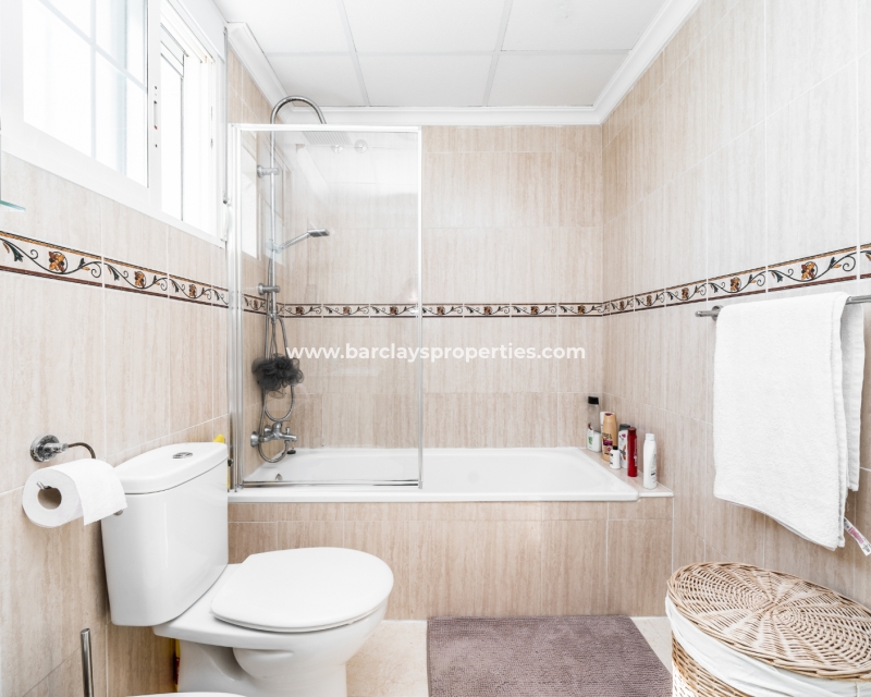 Wederverkoop - Vrijstaande Villa - Urb. El Oasis - La Marina