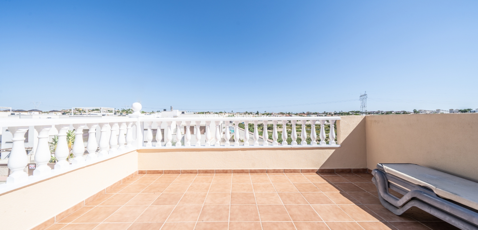 Wederverkoop - Vrijstaande Villa - Urb. El Oasis - La Marina