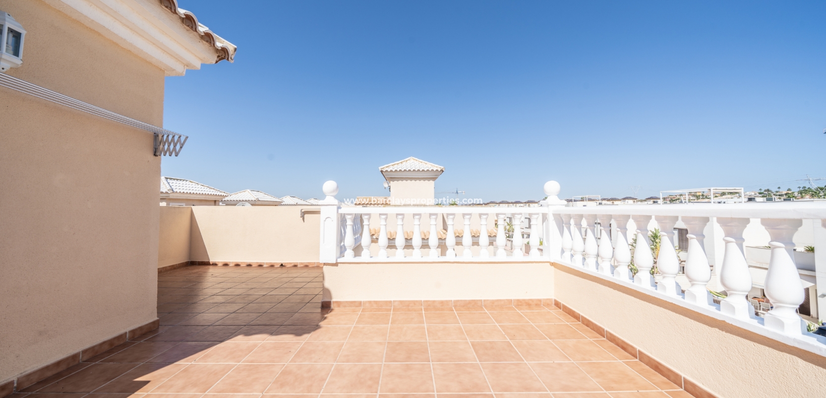 Wederverkoop - Vrijstaande Villa - Urb. El Oasis - La Marina