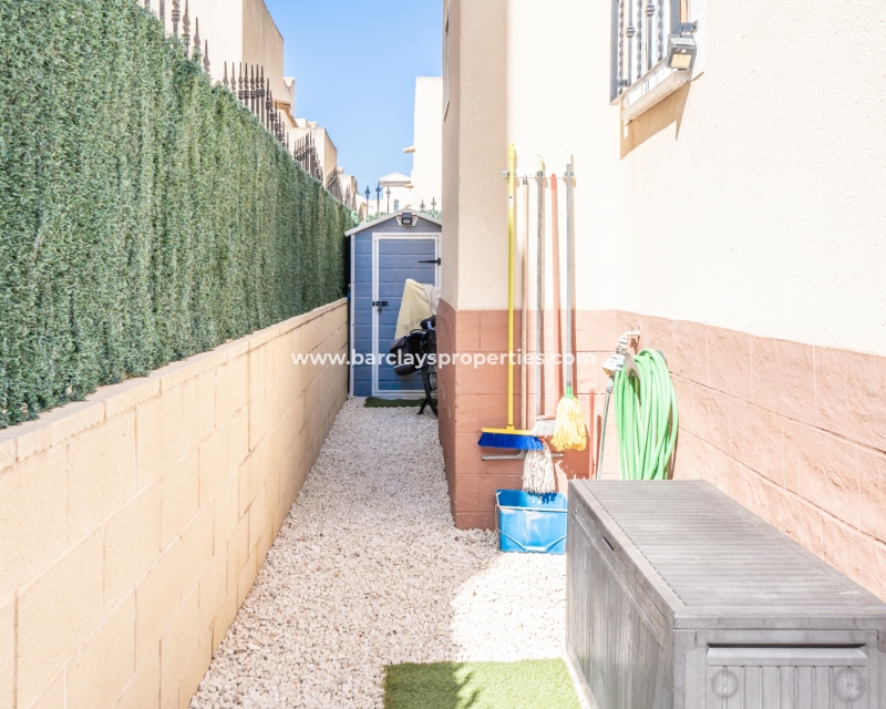 Wederverkoop - Vrijstaande Villa - Urb. El Oasis - La Marina