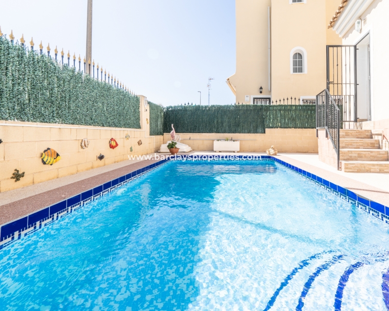 Wederverkoop - Vrijstaande Villa - Urb. El Oasis - La Marina