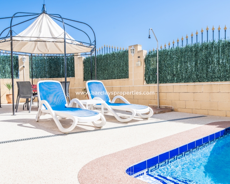 Wederverkoop - Vrijstaande Villa - Urb. El Oasis - La Marina