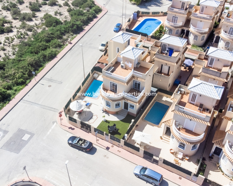 Wederverkoop - Vrijstaande Villa - Urb. El Oasis - La Marina