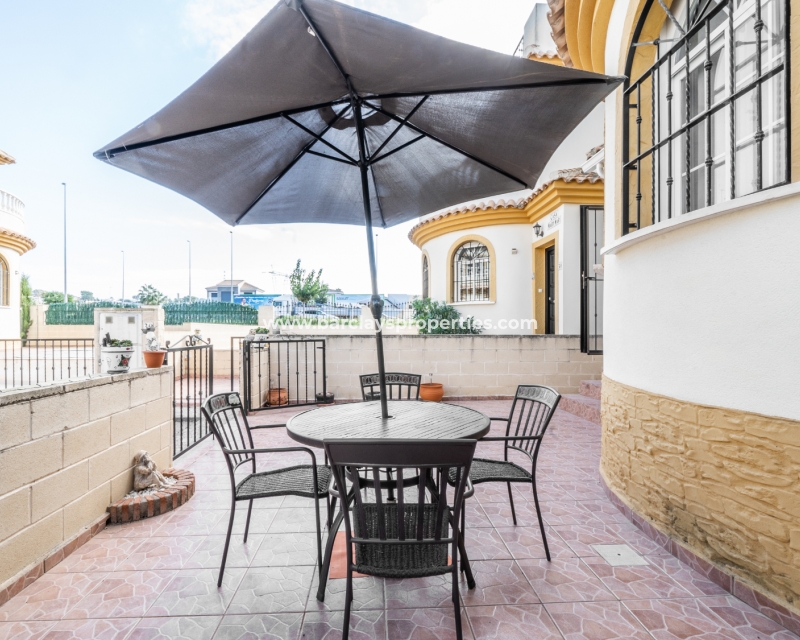 Wederverkoop - Vrijstaande Villa - Urb. El Oasis - La Marina