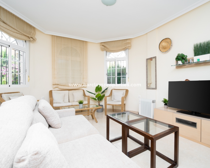 Wederverkoop - Vrijstaande Villa - Urb. El Oasis - La Marina