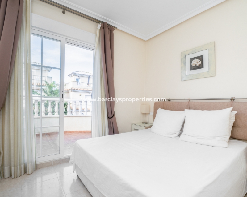 Wederverkoop - Vrijstaande Villa - Urb. El Oasis - La Marina