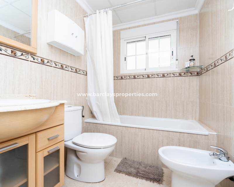 Wederverkoop - Vrijstaande Villa - Urb. El Oasis - La Marina