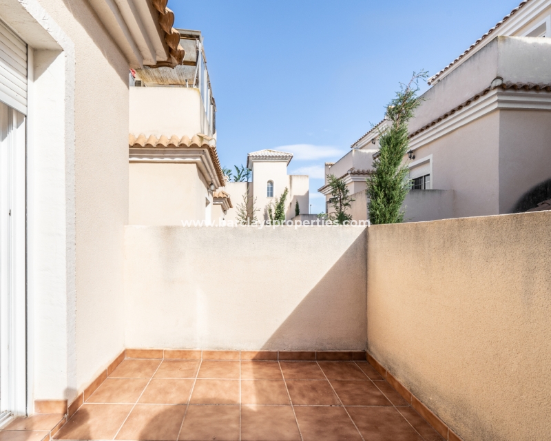 Wederverkoop - Vrijstaande Villa - Urb. El Oasis - La Marina