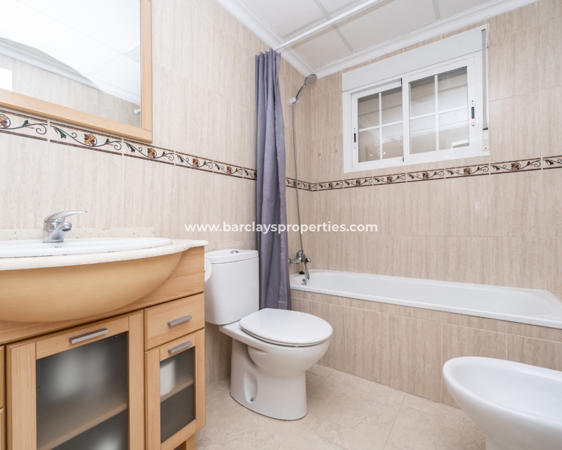 Wederverkoop - Vrijstaande Villa - Urb. El Oasis - La Marina