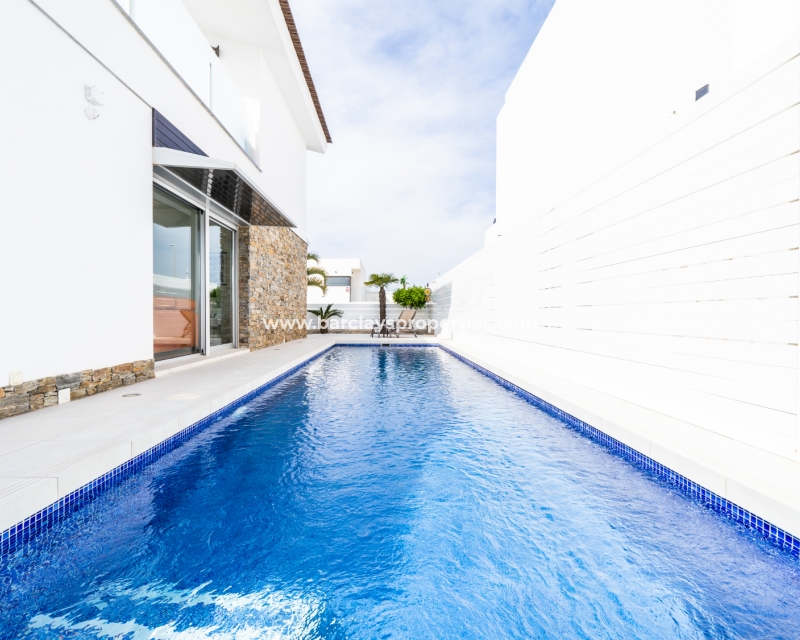 Wederverkoop - Vrijstaande Villa - Urb. El Oasis - La Marina