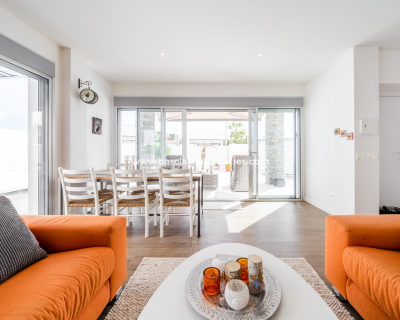 Wederverkoop - Vrijstaande Villa - Urb. El Oasis - La Marina