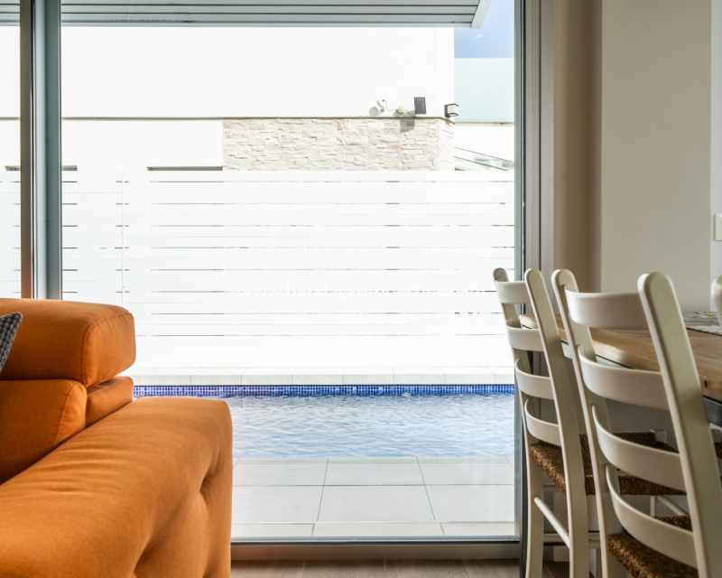 Wederverkoop - Vrijstaande Villa - Urb. El Oasis - La Marina