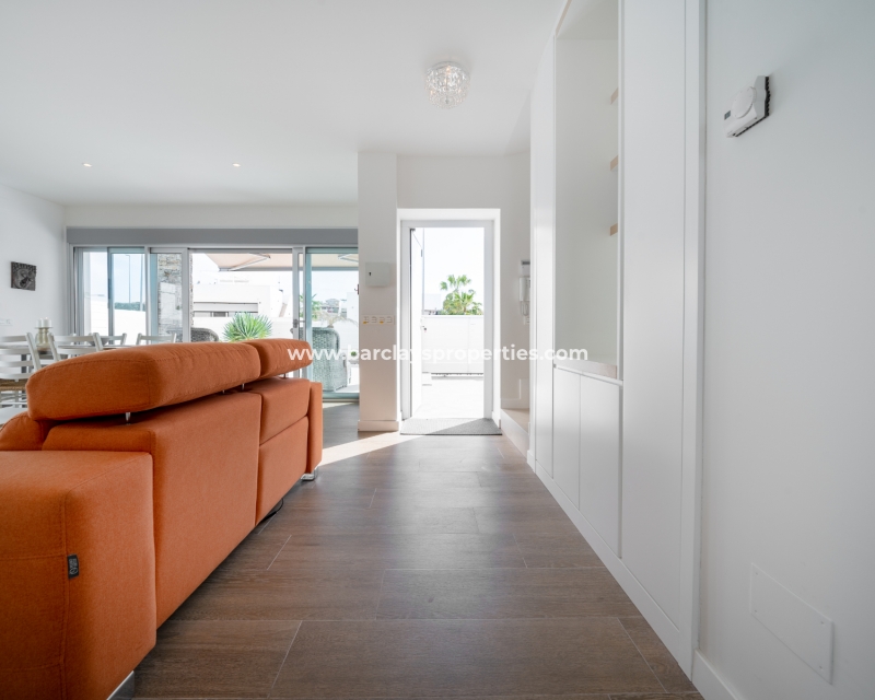 Wederverkoop - Vrijstaande Villa - Urb. El Oasis - La Marina