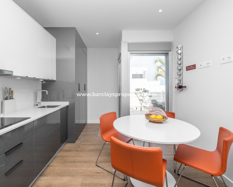 Wederverkoop - Vrijstaande Villa - Urb. El Oasis - La Marina