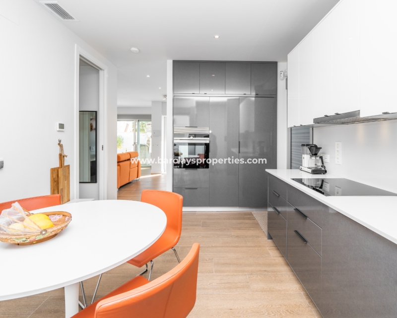 Wederverkoop - Vrijstaande Villa - Urb. El Oasis - La Marina