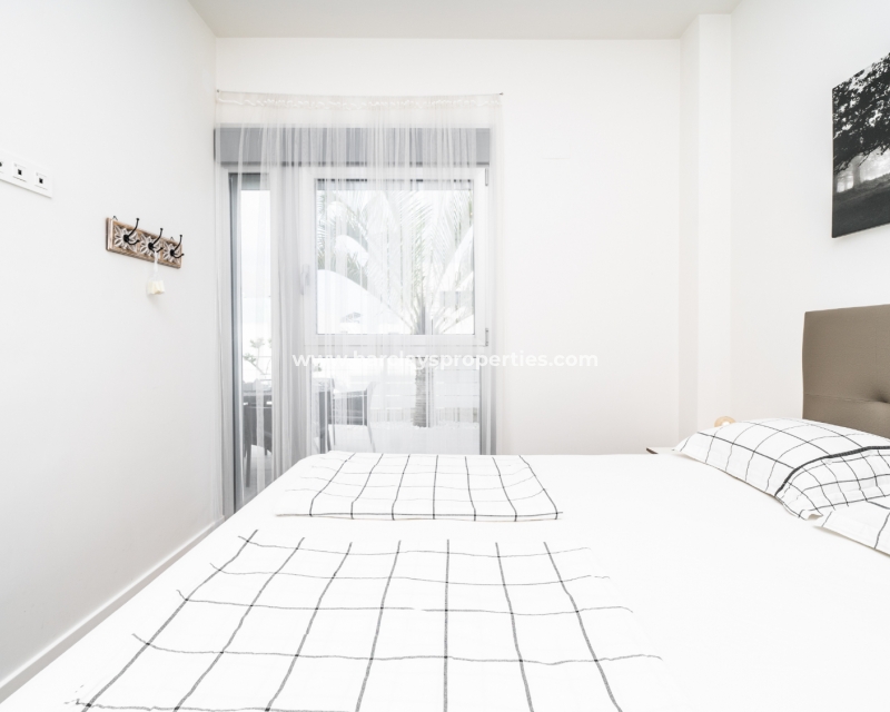 Wederverkoop - Vrijstaande Villa - Urb. El Oasis - La Marina