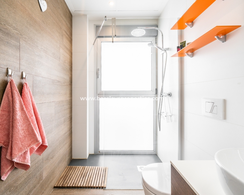 Wederverkoop - Vrijstaande Villa - Urb. El Oasis - La Marina