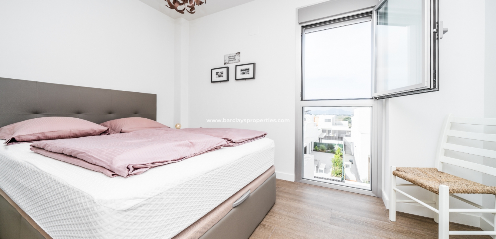 Wederverkoop - Vrijstaande Villa - Urb. El Oasis - La Marina