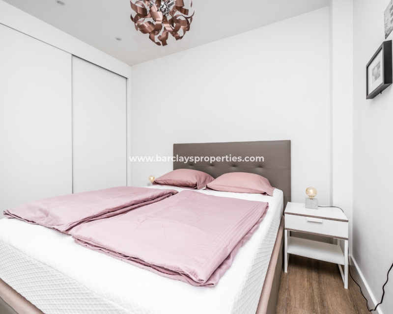 Wederverkoop - Vrijstaande Villa - Urb. El Oasis - La Marina