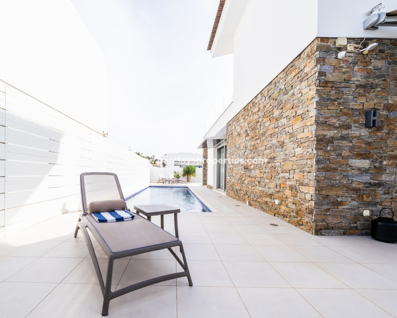 Wederverkoop - Vrijstaande Villa - Urb. El Oasis - La Marina