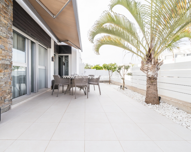 Wederverkoop - Vrijstaande Villa - Urb. El Oasis - La Marina