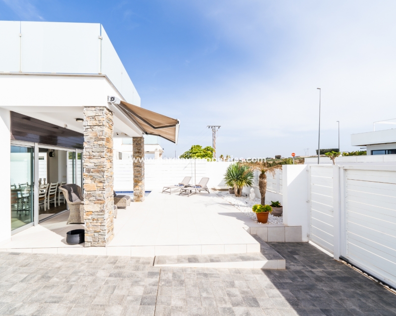 Wederverkoop - Vrijstaande Villa - Urb. El Oasis - La Marina