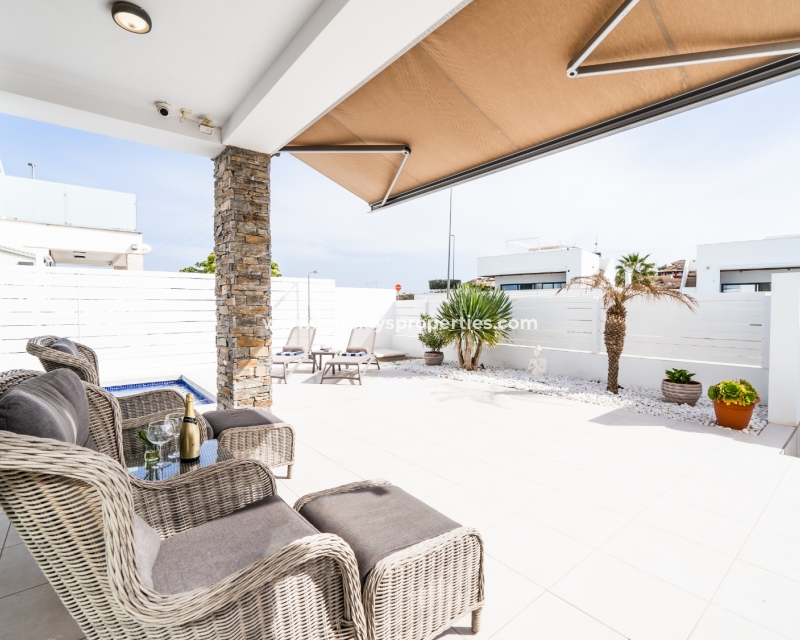 Wederverkoop - Vrijstaande Villa - Urb. El Oasis - La Marina