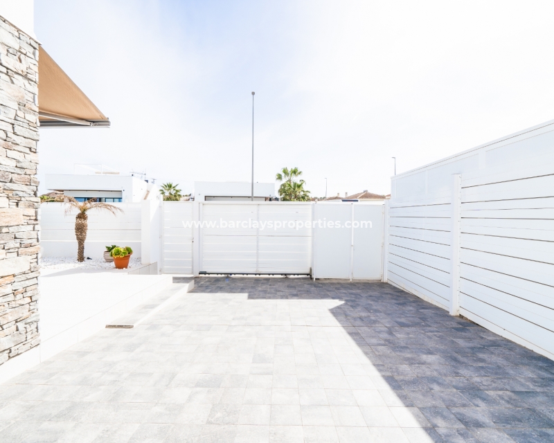 Wederverkoop - Vrijstaande Villa - Urb. El Oasis - La Marina